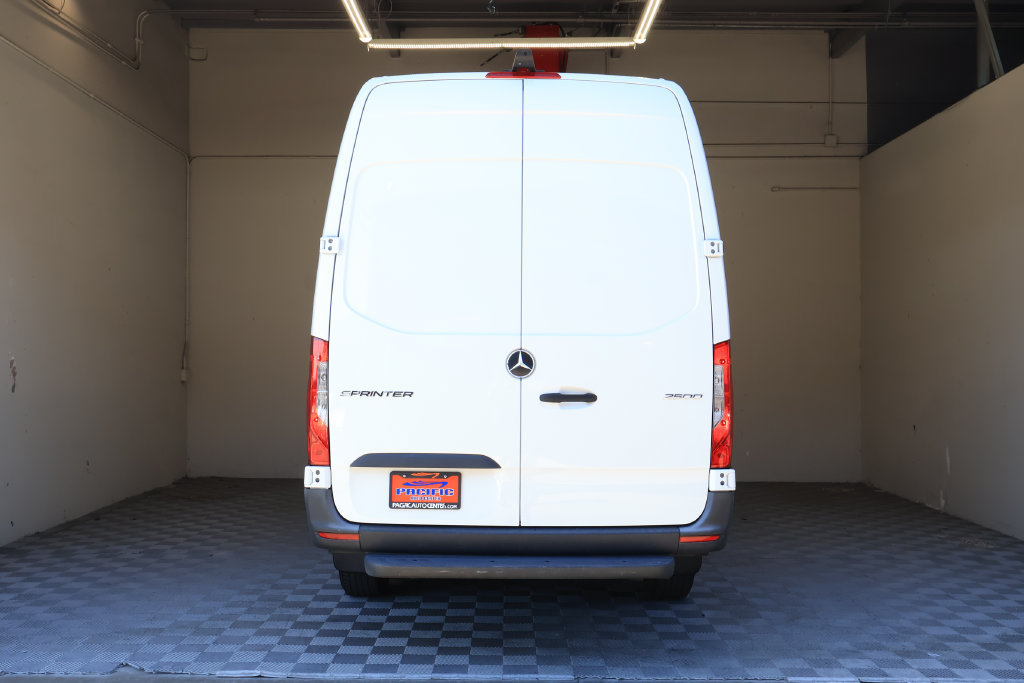 Used 2023 Mercedes-Benz Sprinter 2500 image 11