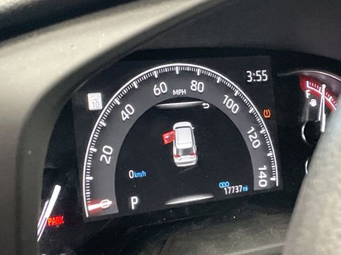 Used 2025 Toyota RAV4 LE image 8