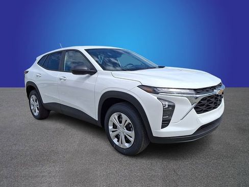 New 2026 Chevrolet Trax LS w/ Driver Confidence Package image 2