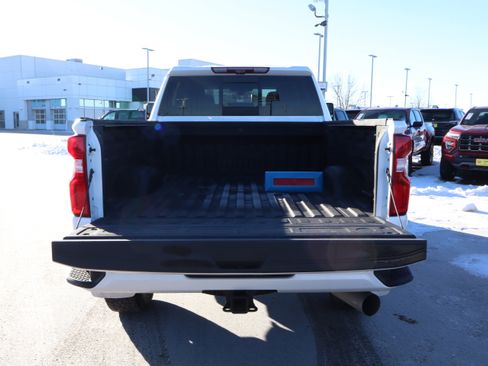 Used 2020 Chevrolet Silverado 2500 High Country image 16