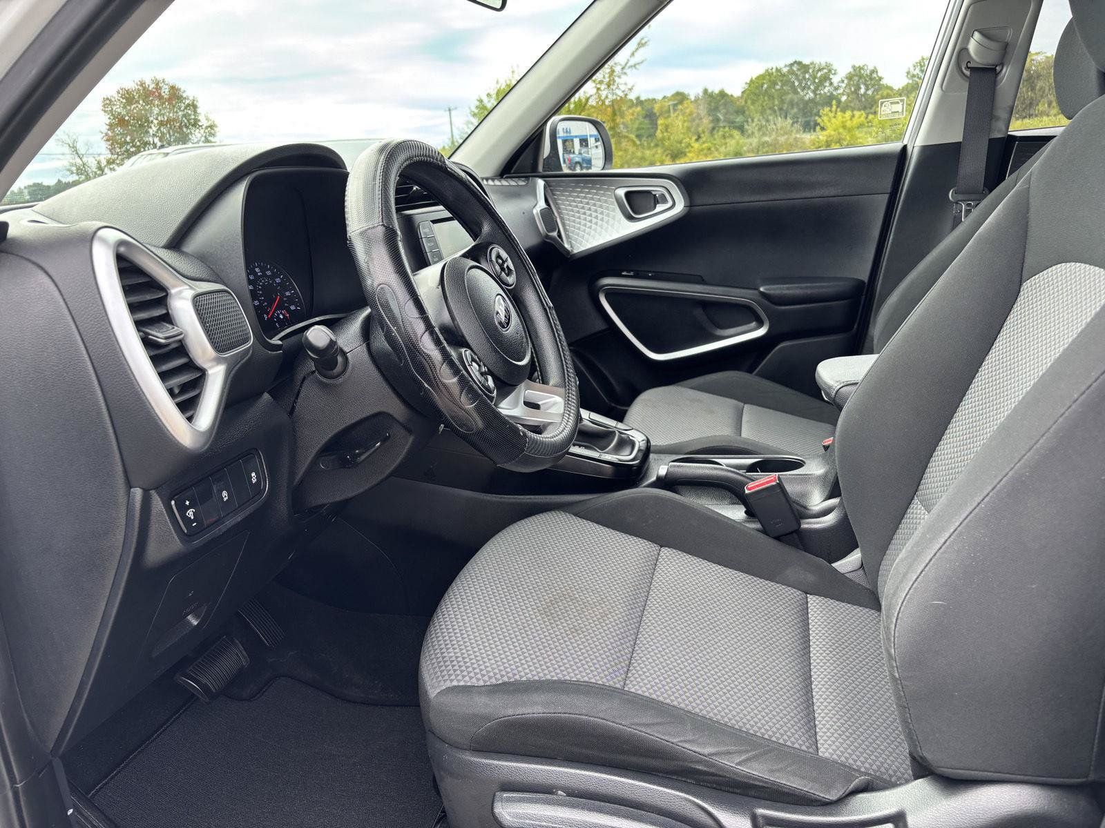 Used 2020 Kia Soul LX FWD image 14