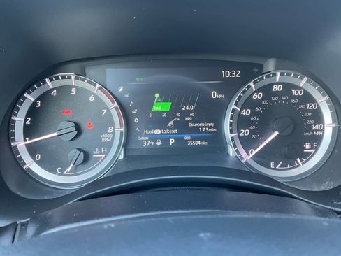 Used 2024 Toyota Highlander XLE image 21