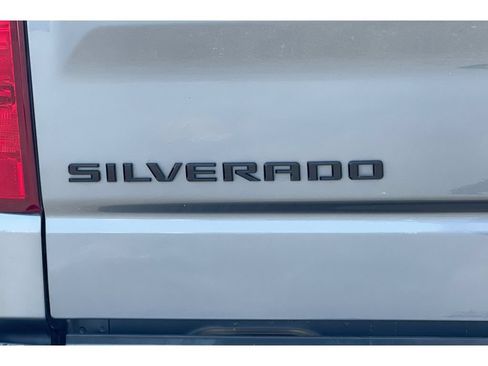 Used 2021 Chevrolet Silverado 1500 LT w/ LPO, Dark Essentials Package RWD image 17
