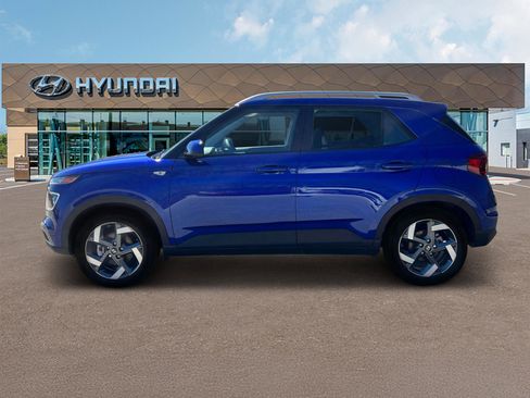 New 2025 Hyundai Venue Limited image 3