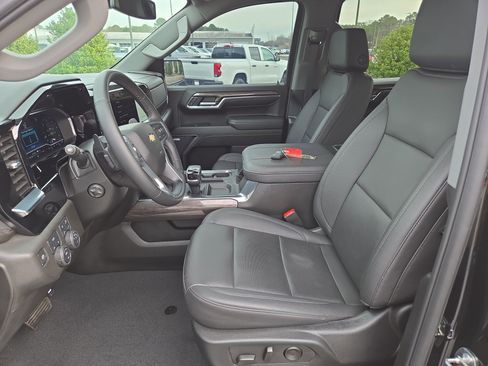 Used 2023 Chevrolet Silverado 1500 LTZ image 18