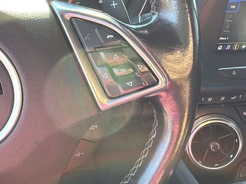 Used 2021 Chevrolet Camaro LT image 10