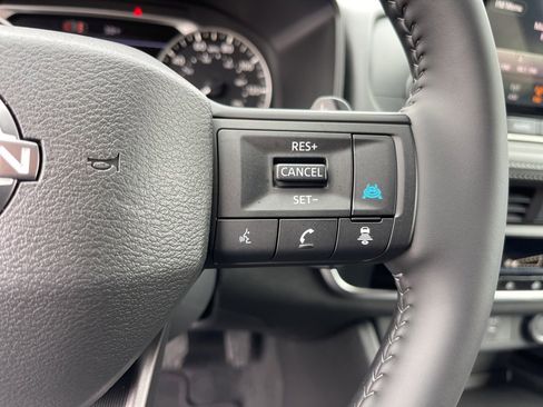 Used 2026 Nissan Rogue SV image 17