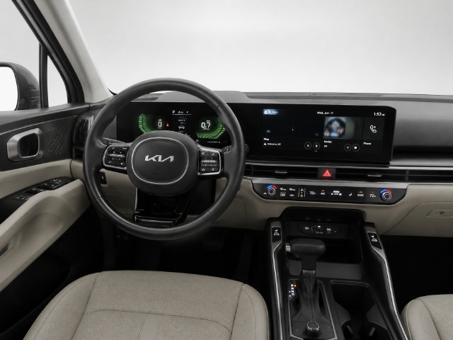 Used 2025 Kia Sorento S w/ Panoramic Sunroof Package FWD image 19