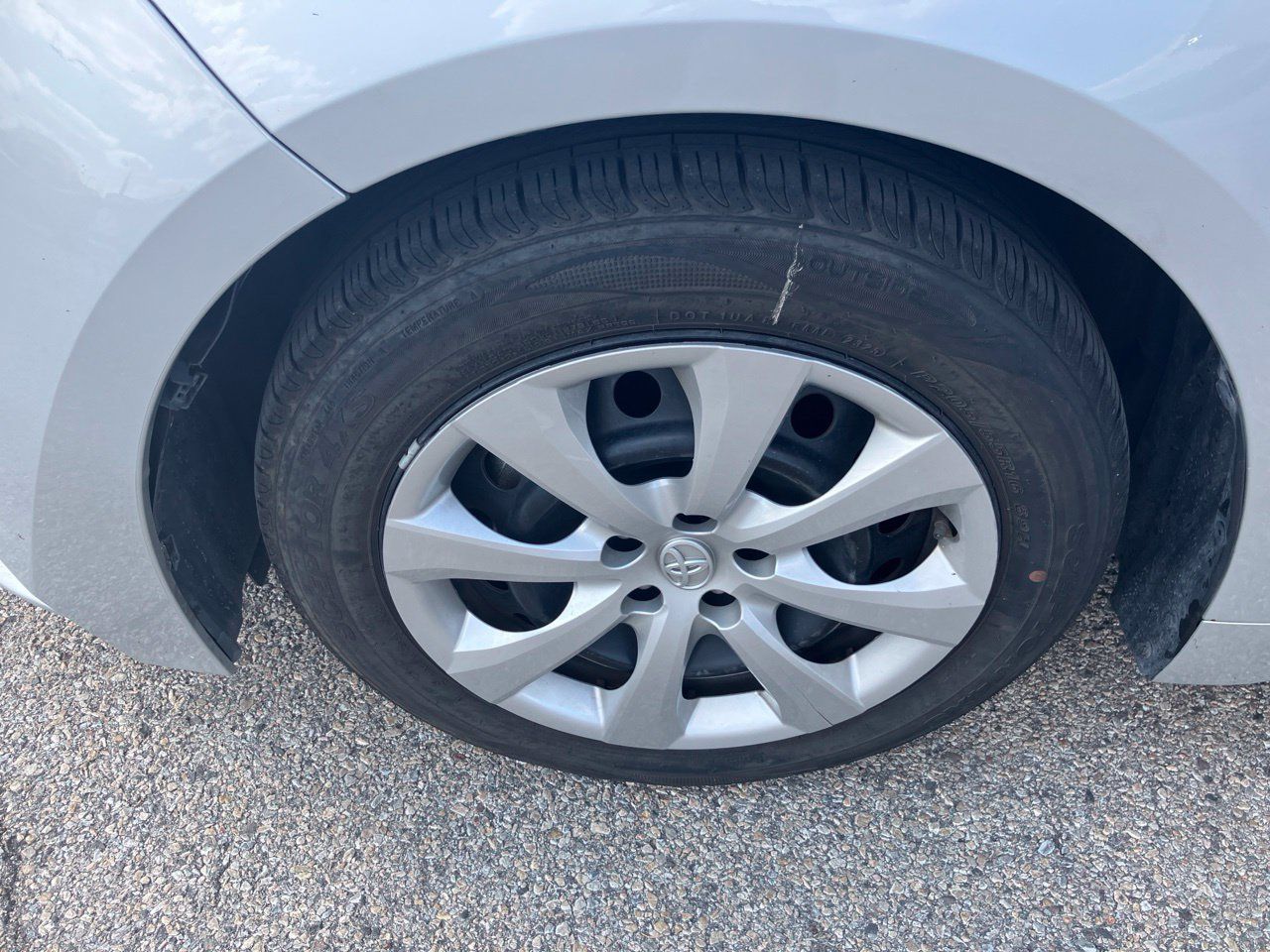 Used 2025 Toyota Corolla LE FWD image 11