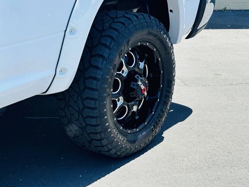 Used 2022 RAM 2500 Big Horn AWD/4WD image 42