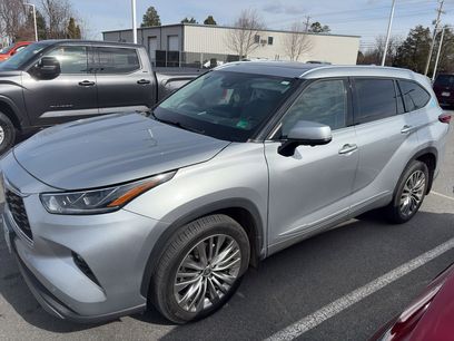 Used 2023 Toyota Highlander Platinum