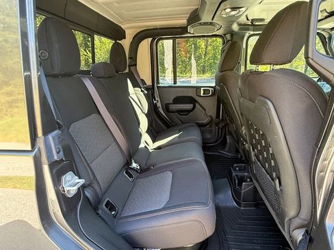 Used 2021 Jeep Gladiator Mojave image 18