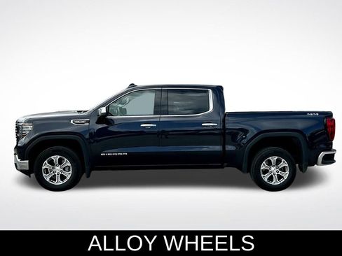 Used 2025 GMC Sierra 1500 SLT image 3