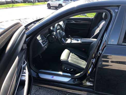Used 2022 BMW 750i xDrive w/ Executive Package AWD/4WD image 19