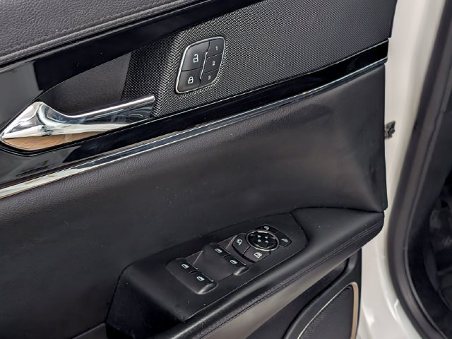 Used 2022 Lincoln Nautilus AWD w/ Premium Package image 17