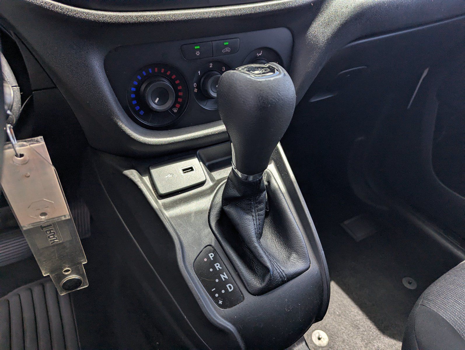 Used 2022 RAM ProMaster City Tradesman FWD image 14