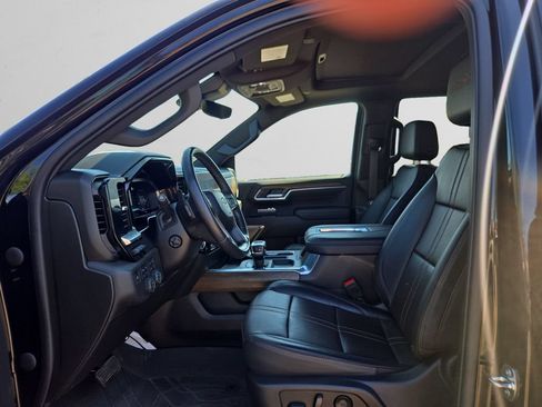 Used 2022 Chevrolet Silverado 1500 High Country w/ High Country Premium Package AWD/4WD image 10