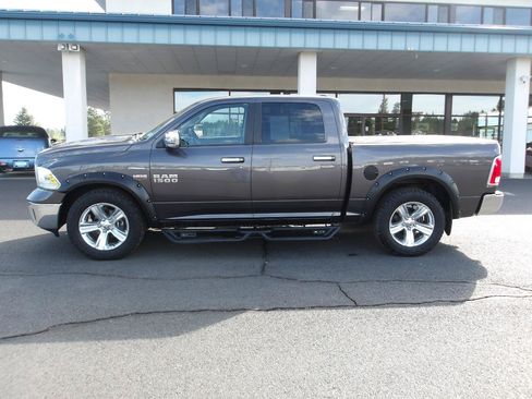 Used 2014 RAM 1500 Laramie w/ Convenience Group AWD/4WD image 2