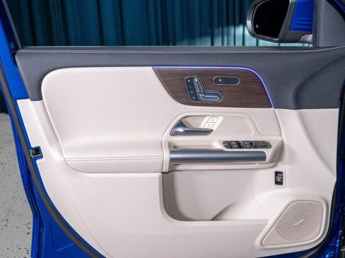 Certified 2025 Mercedes-Benz GLA 250 250 SUV image 13