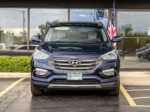 Used 2017 Hyundai Santa Fe Sport FWD image 2