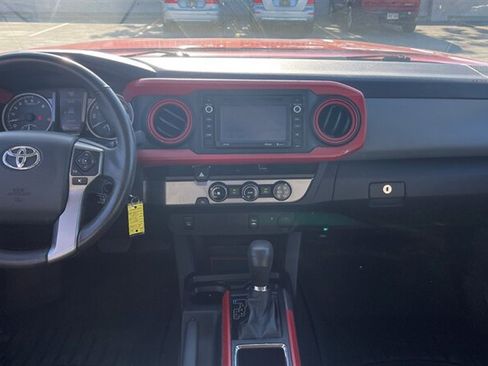 Used 2017 Toyota Tacoma SR5 RWD image 14