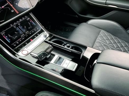 Used 2020 Audi S8 L image 18