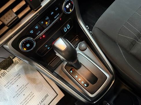 Used 2020 Ford EcoSport SE w/ SE Convenience Package image 32