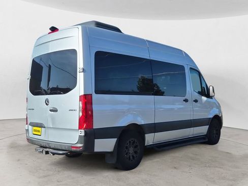 Used 2019 Freightliner Sprinter 2500 RWD image 5