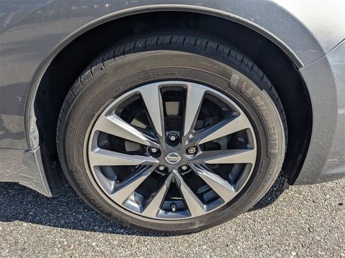Used 2017 Nissan Altima 2.5 SL w/ 2.5 Technology Package image 11