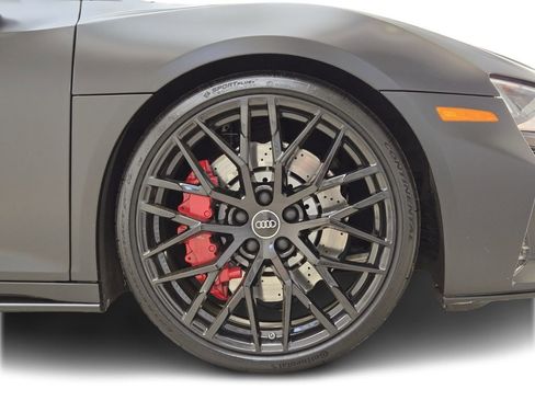 Used 2021 Audi R8 V10 w/ Premium Package image 8