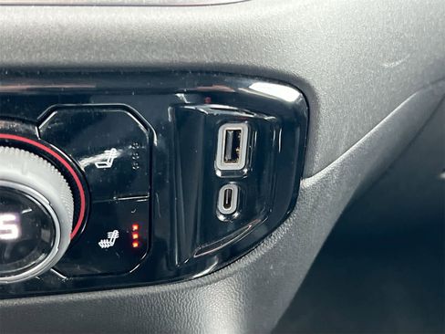 Used 2022 Chevrolet Silverado 1500 LT image 30