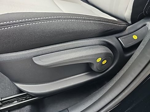 New 2026 Hyundai Venue SEL FWD image 14