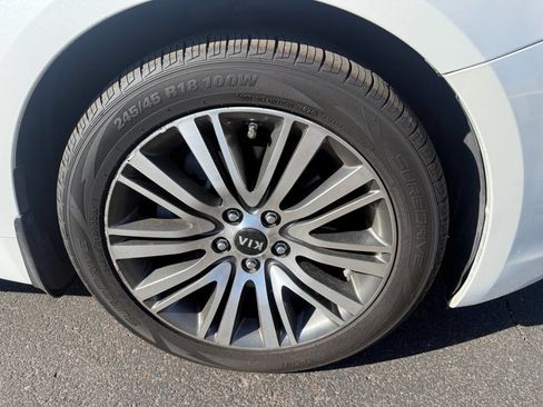 Used 2015 Kia Cadenza Premium image 8