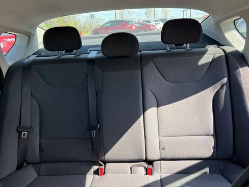 Used 2025 Kia K4 LXS image 36