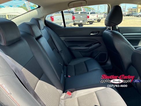 Used 2024 Nissan Altima 2.5 SR FWD image 14