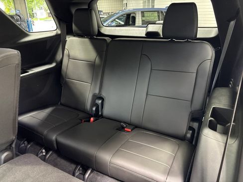 Used 2023 Chevrolet Traverse LT w/ LT Premium Package AWD/4WD image 49