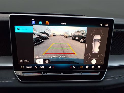 New 2026 Volkswagen Tiguan SE image 39