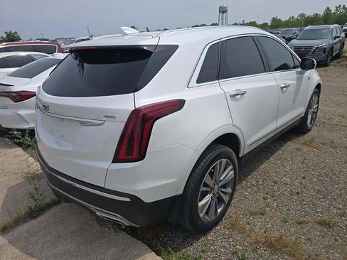Used 2022 Cadillac XT5 Premium Luxury AWD/4WD image 2
