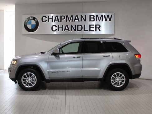 Used 2021 Jeep Grand Cherokee Laredo X image 3