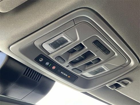 Used 2025 Chevrolet Silverado 2500 LTZ w/ LTZ Convenience Package image 33