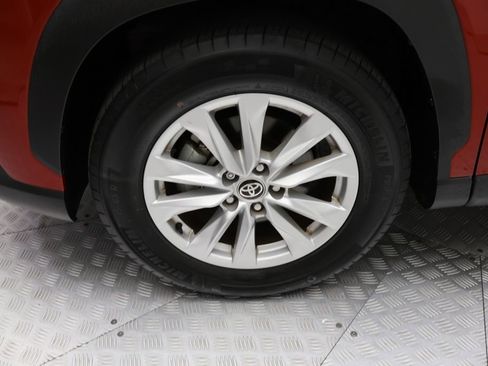 Used 2023 Toyota Corolla Cross LE image 4