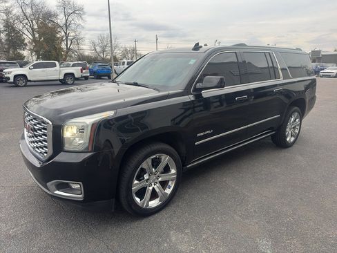 Used 2019 GMC Yukon XL Denali w/ Denali Ultimate Package image 5