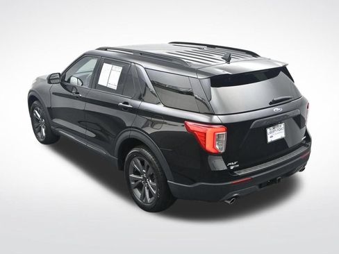 Certified 2023 Ford Explorer XLT w/ Equipment Group 202A AWD/4WD image 30