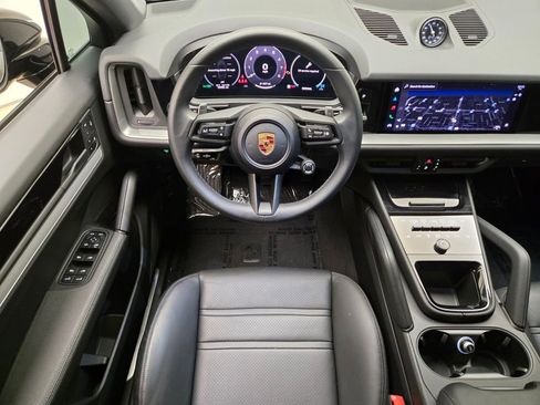 Used 2024 Porsche Cayenne Coupe AWD/4WD image 21