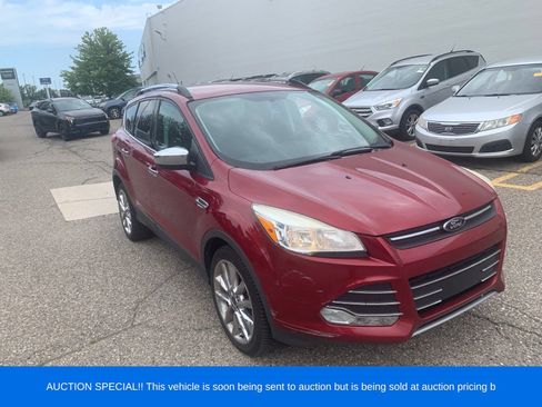 Used 2014 Ford Escape SE w/ SE Chrome Package FWD image 2