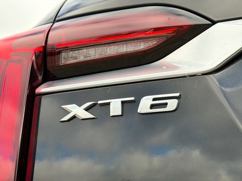 Used 2023 Cadillac XT6 Premium Luxury image 11
