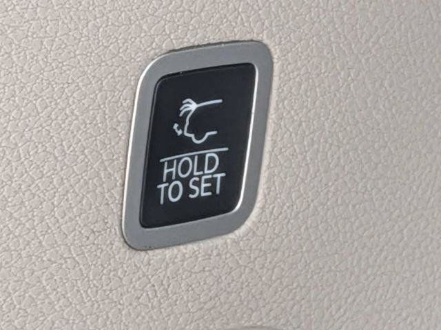 Used 2022 Jeep Wagoneer Series III RWD image 12