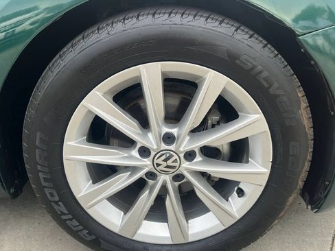 Used 2017 Volkswagen Beetle 1.8T SE FWD image 39