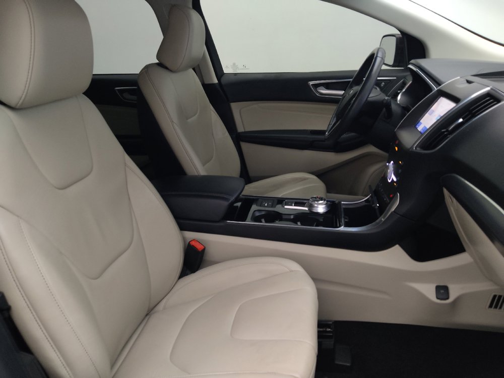 Used 2020 Ford Edge Titanium FWD image 21