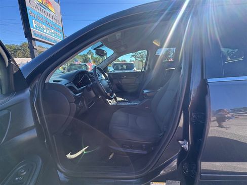 Used 2015 Chevrolet Traverse LT image 10